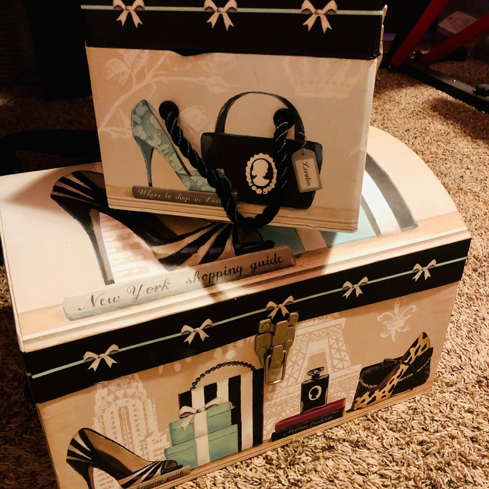 Preowned Chic storage both box ⭐️☺️ - Picture 4 of 16